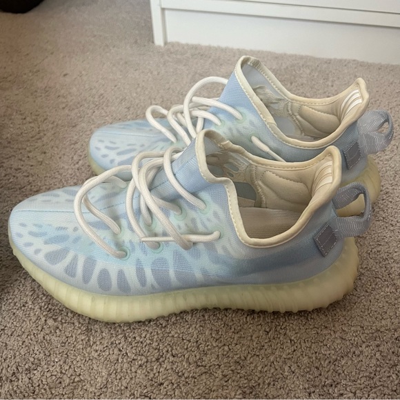 Adidas Yeezy Boost 350 V2 Mono Ice - Picture 3 of 7